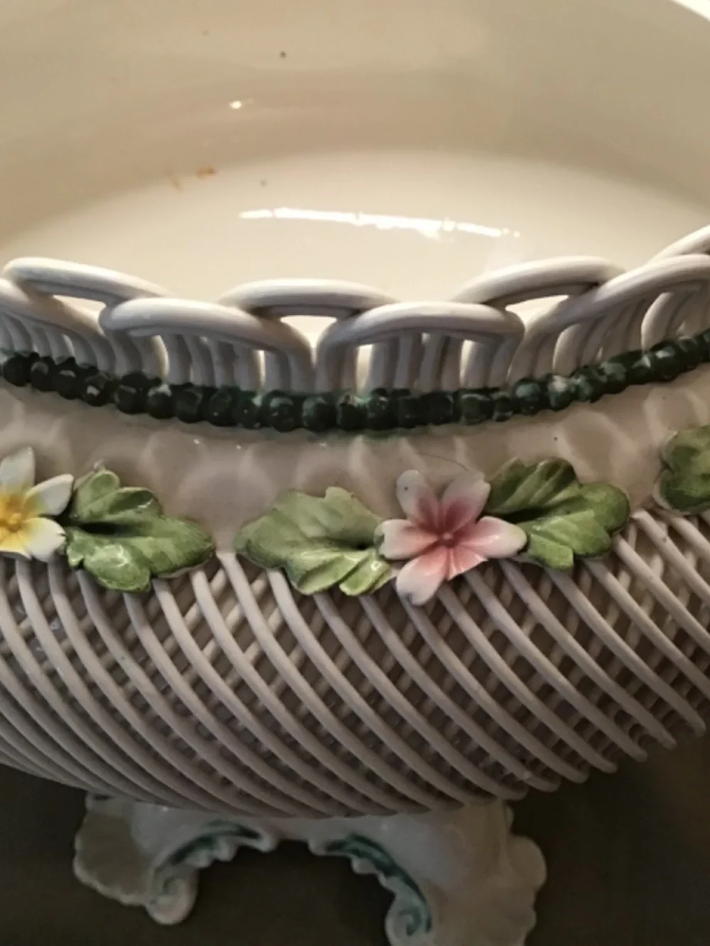 Vintage Capodimonte 70’s Ceramic Pedestal Centerpiece Bowl. 10” H